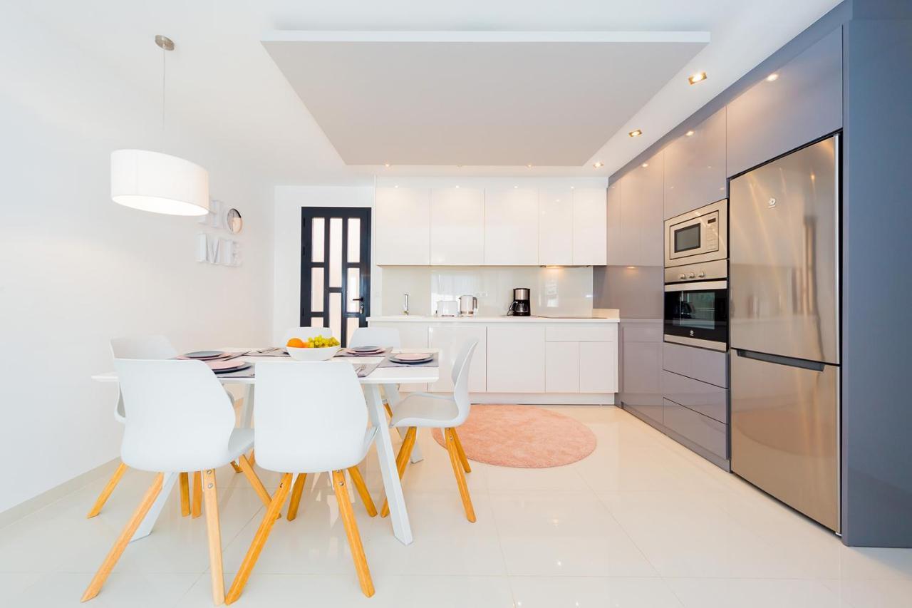Apartament Luxurious 2 Bedroom Near The