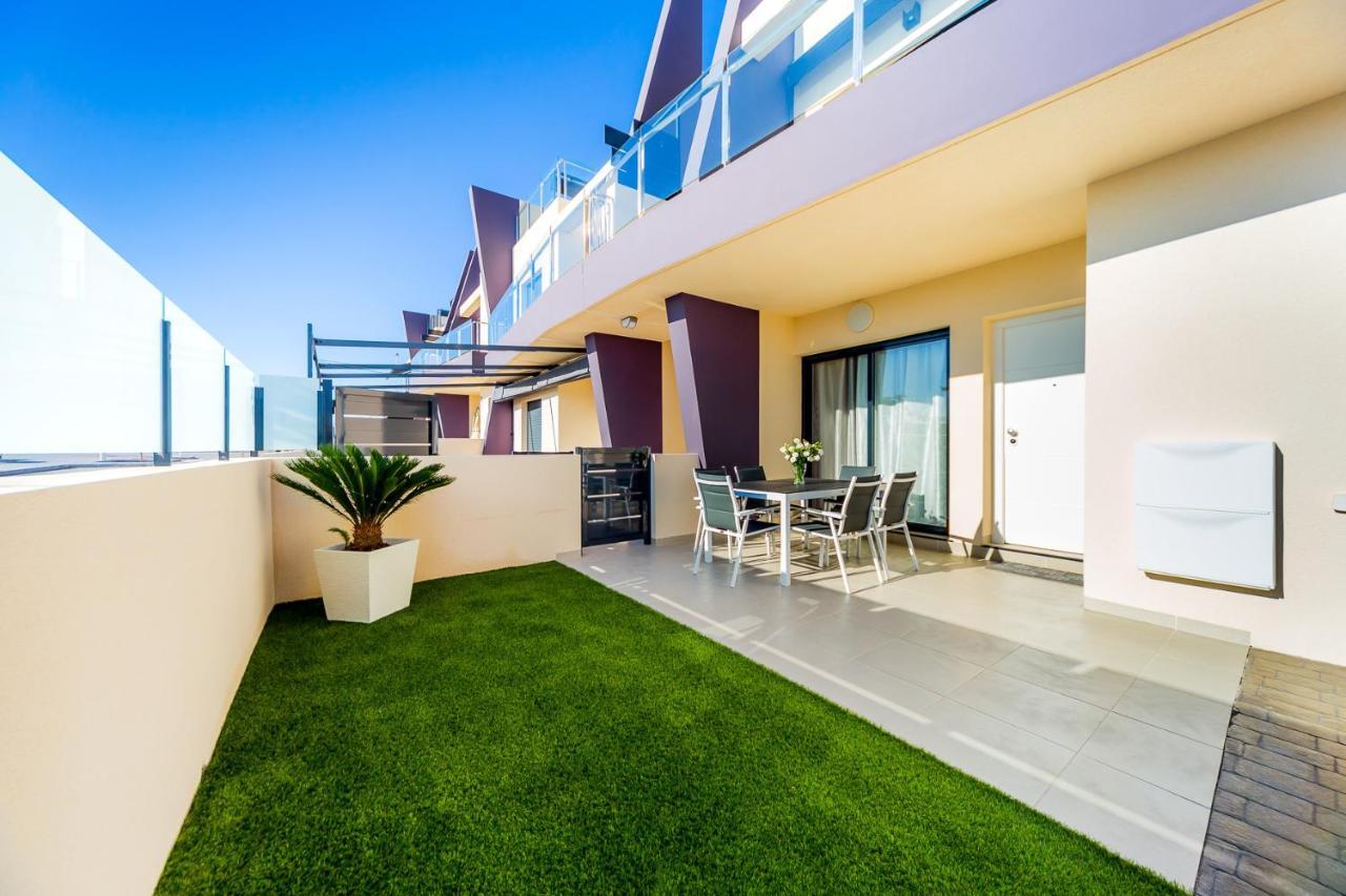 Luxurious 2 Bedroom Near The Apartment