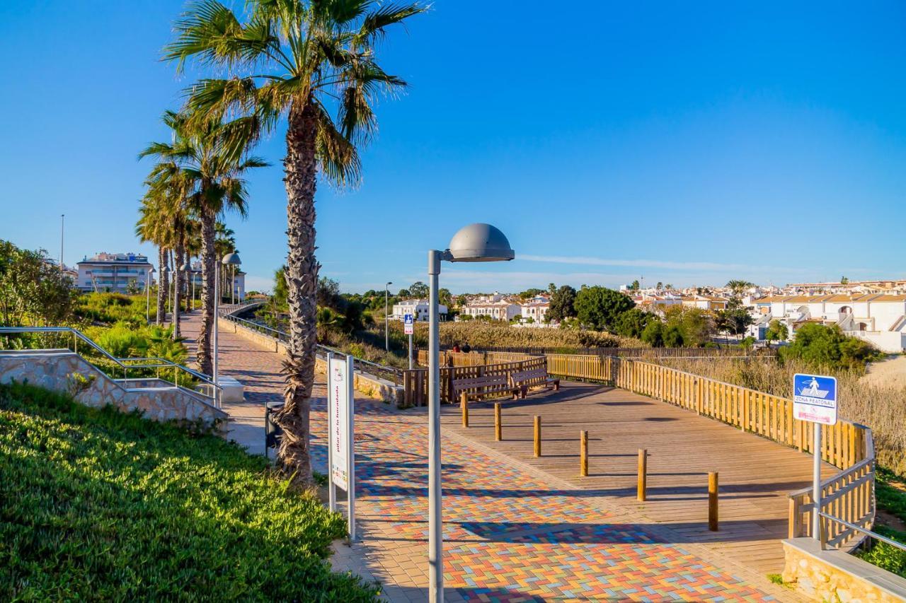 Luxurious 2 Bedroom Near The