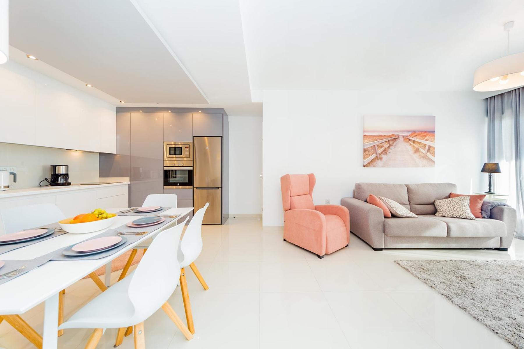 Apartment Luxurious 2 Bedroom Near The *