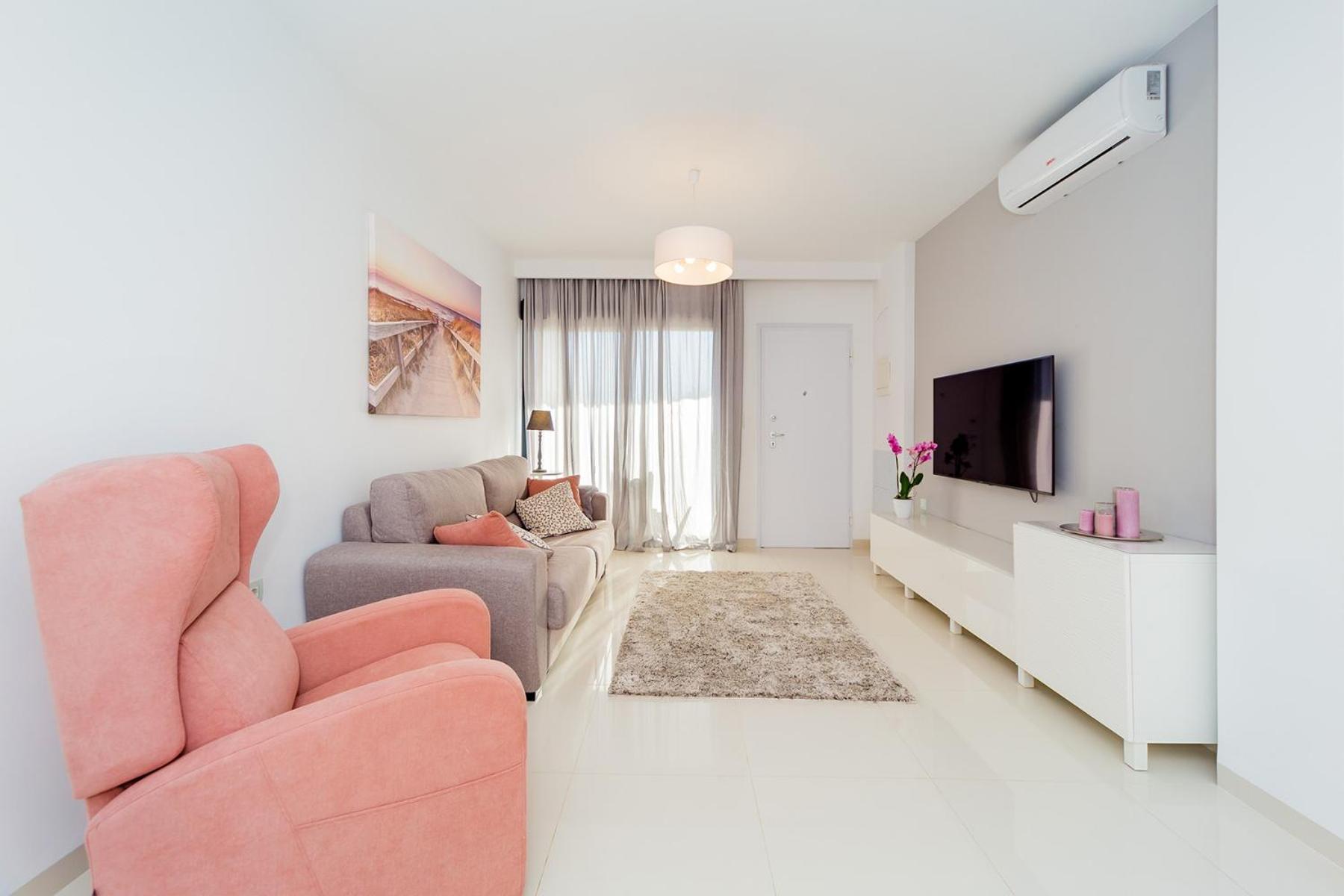 Luxurious 2 Bedroom Near The * Torre de la Horadada