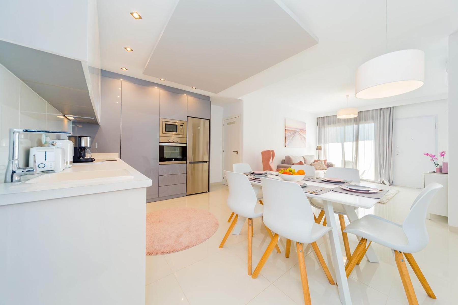 Luxurious 2 Bedroom Near The Apartment