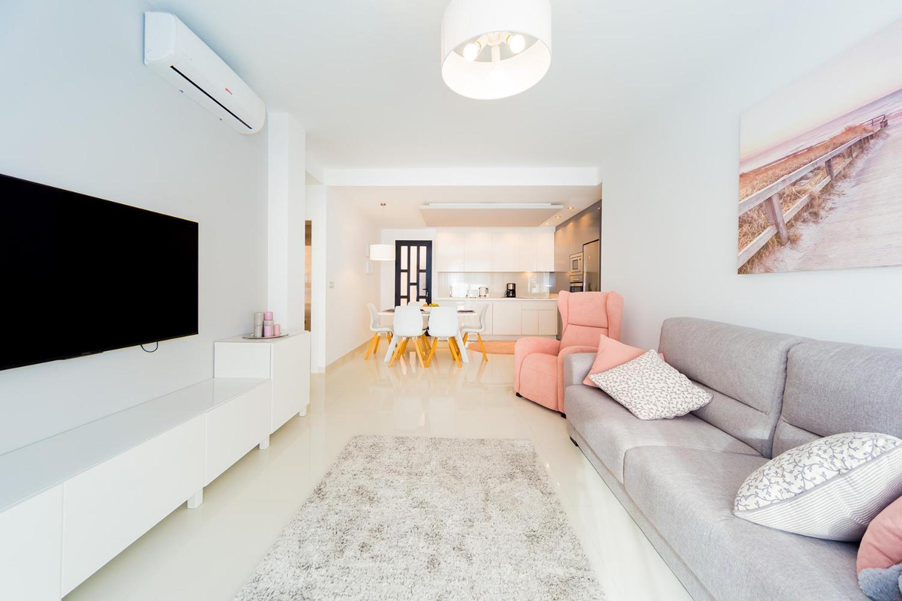 Luxurious 2 Bedroom Near The Apartament Torre de la Horadada