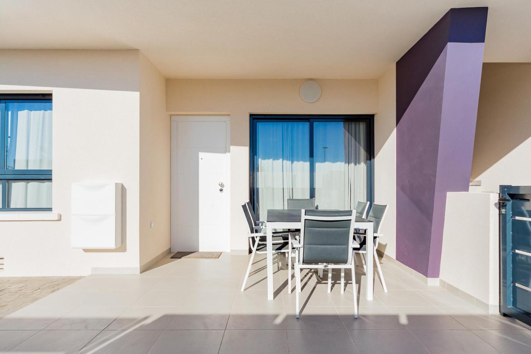 Luxurious 2 Bedroom Near The Apartment
